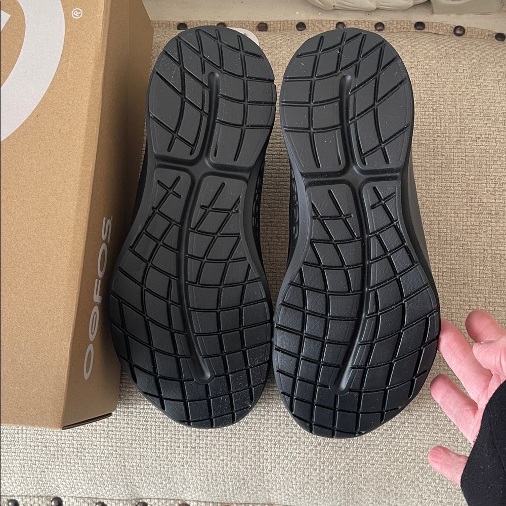 OOFOS women Black Lace-Up Recovery Sneakers - Picture 5 of 5